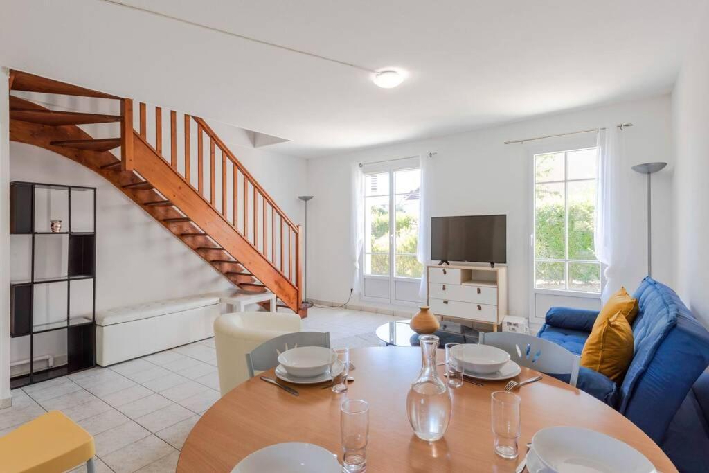 מאני-לה-הונגרה Guest House III מראה חיצוני תמונה
