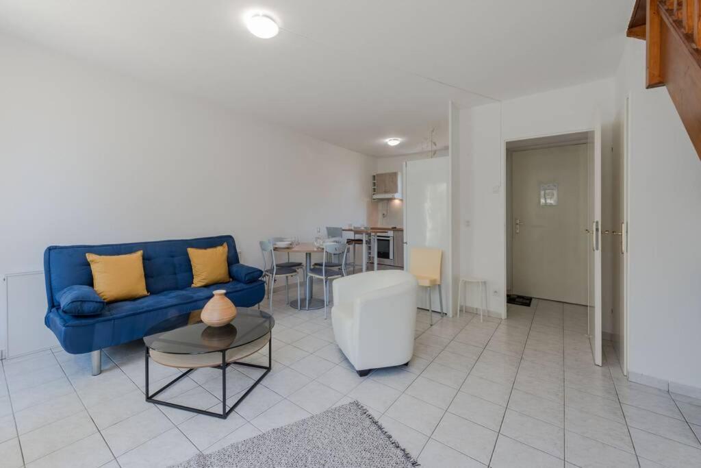 מאני-לה-הונגרה Guest House III מראה חיצוני תמונה